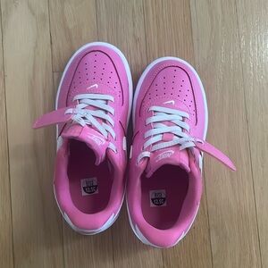 Nike Force1 Low easy on pink sneakers, 12.5C
